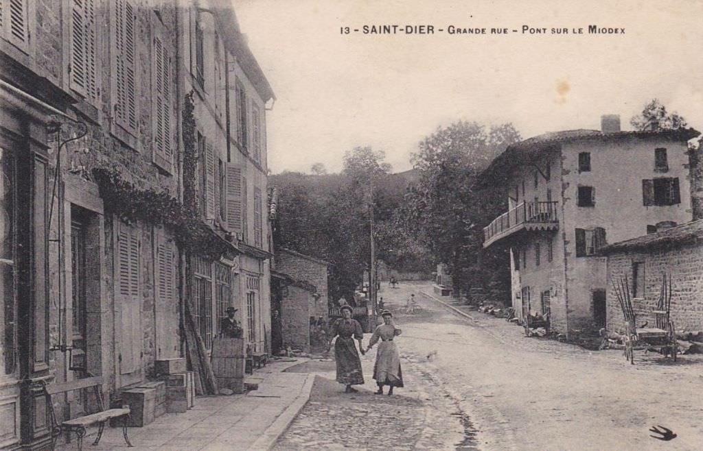 Villa L'ancien Relais de Poste*** Saint-Dier-dʼAuvergne Exterior foto