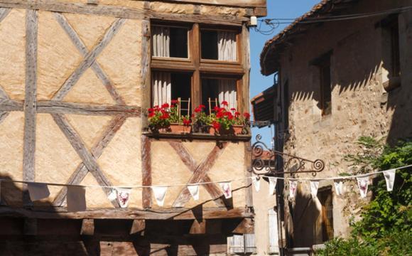 Villa L'ancien Relais de Poste*** Saint-Dier-dʼAuvergne Exterior foto